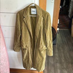 Zara Green Blazer with Military-Inspired Design